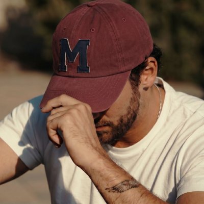 Czapka z daszkiem - Gårda Letter Cap 'M' (bordowy/niebieski)