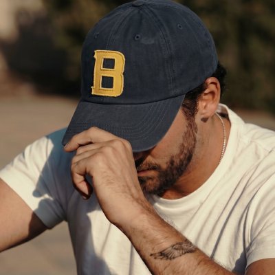 Czapka z daszkiem - Gårda Letter Cap 'B' (granatowy/żółty)