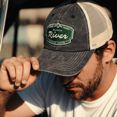 Czapka z daszkiem - Black River Sacramento Washed Trucker (czarny/kremowy)