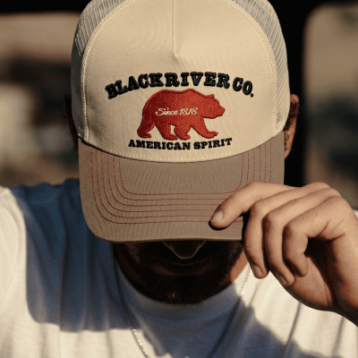 Czapka z daszkiem - Black River Bear Trucker (kremowy/beżowy)