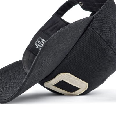 Czapka z daszkiem - Gårda Letter Cap 'O' (czarny/biały)